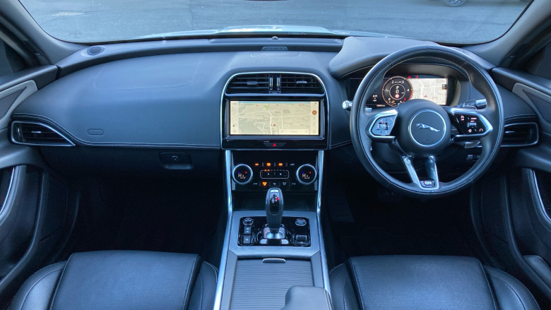 Jaguar XE 2.0 D200 R-Dynamic SE 4dr Auto Diesel Saloon